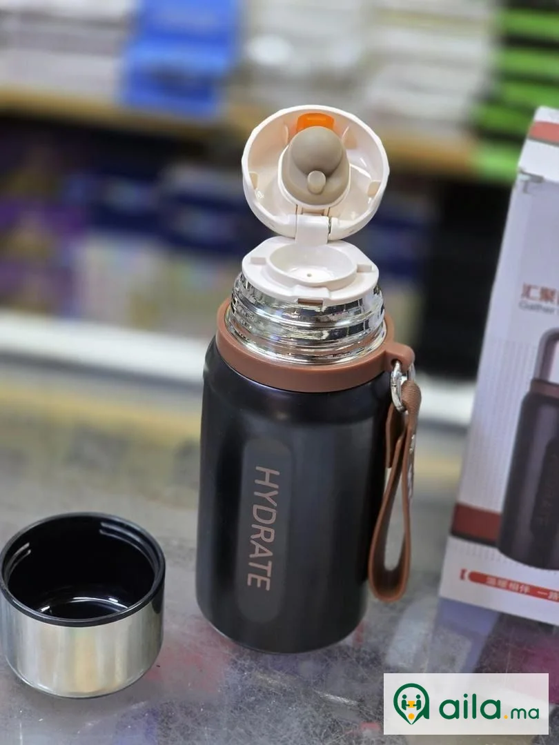 Je propose à la vente un thermos à eau de haute qualité.