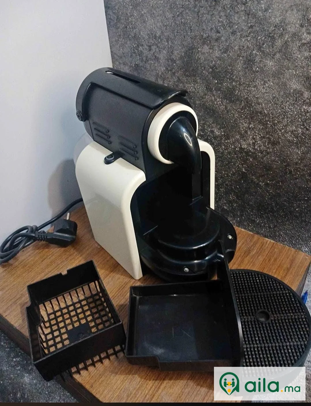 MACHINE A CAFE NESPRESSO 100